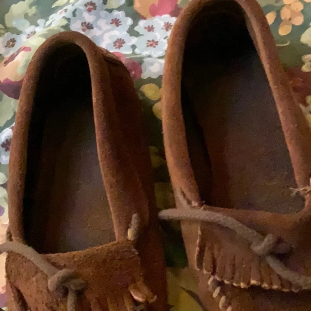 Minnetonka kids house shoes